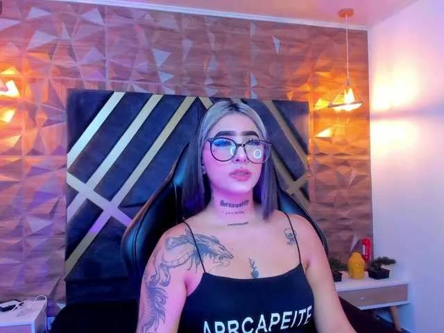 Alahia-Dangelo on BongaCams 