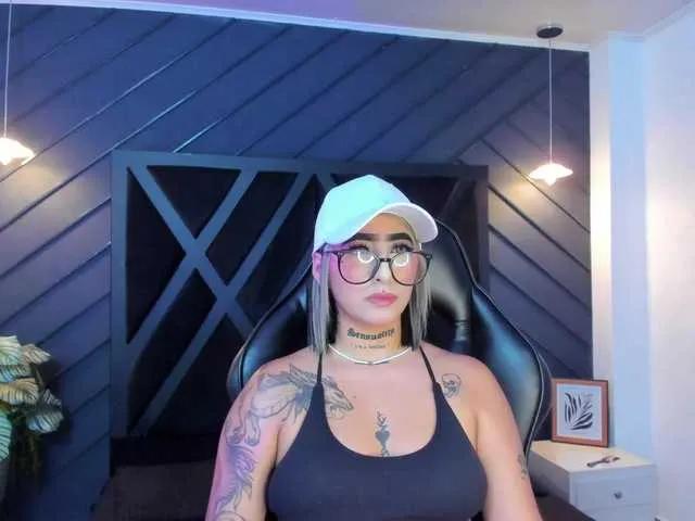 Alahia-Dangelo on BongaCams 