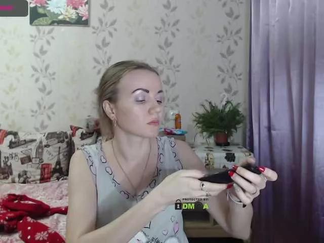 Offline Alenushka888 on BongaCams