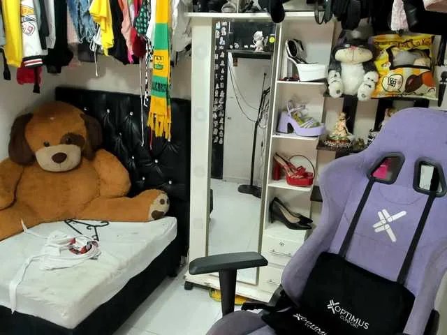 Freechat alison-miller on BongaCams