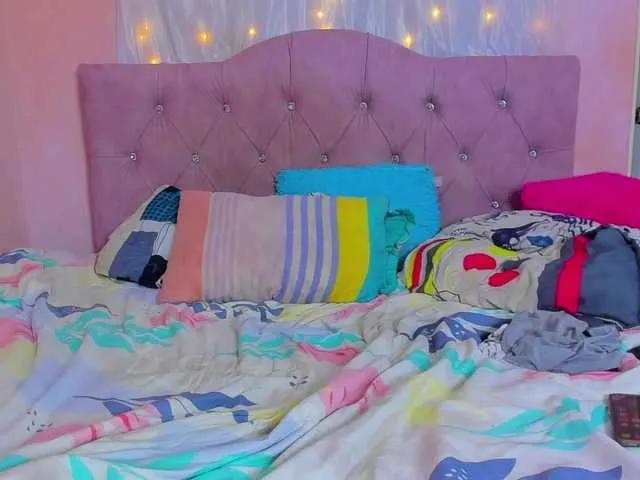 Offline AmyAndAlex on BongaCams