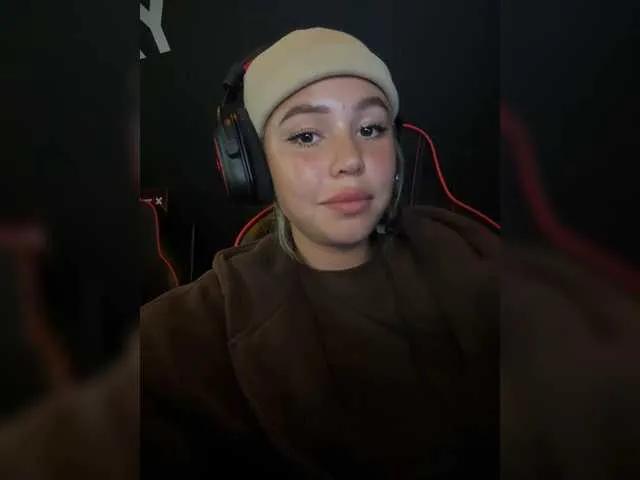 Offline AmyGlad on BongaCams