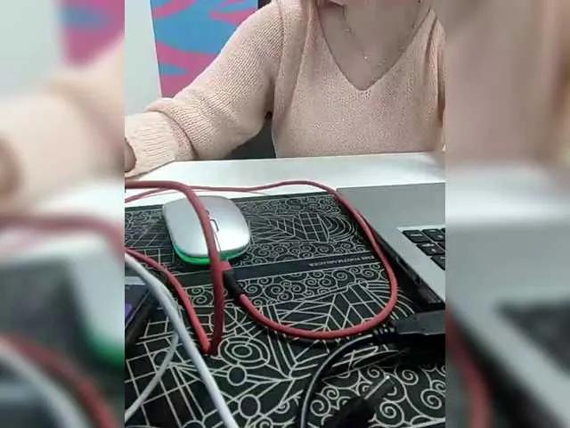 Freechat Angelinamik on BongaCams