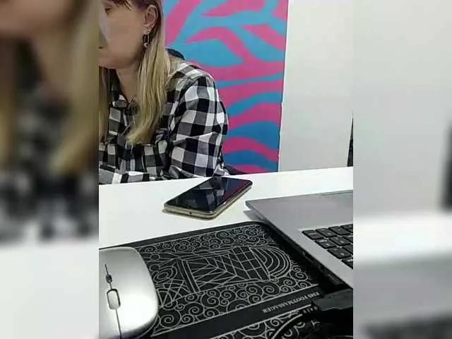 Freechat Angelinamik on BongaCams