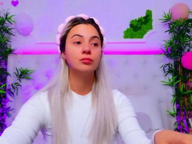 AriannaSins on BongaCams