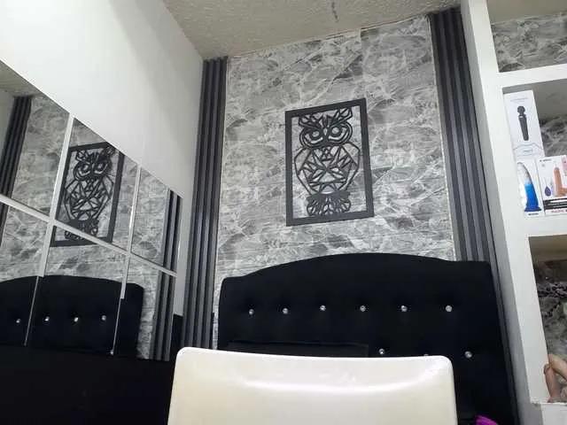 Freechat big-tits-horny on BongaCams