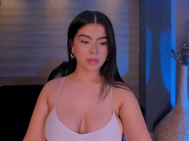 Freechat CandaseRussell on BongaCams