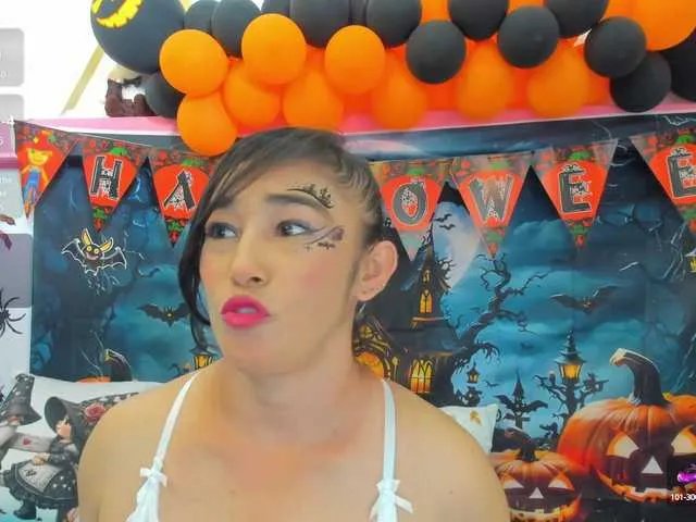 Freechat charlotte-111 on BongaCams