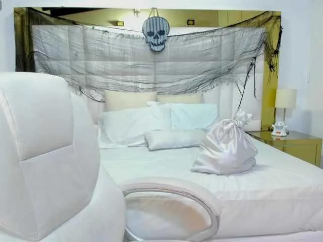 Offline Cherry-Bloom on BongaCams