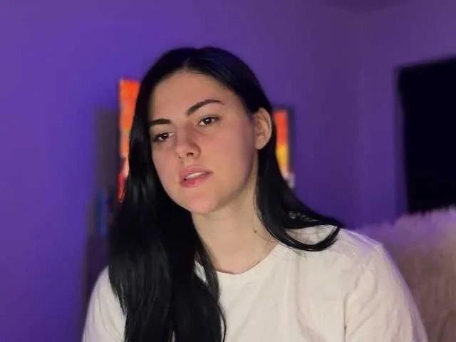 Freechat claireheart on BongaCams