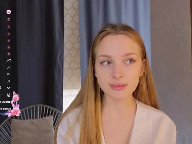 Freechat CrimsonAura on BongaCams