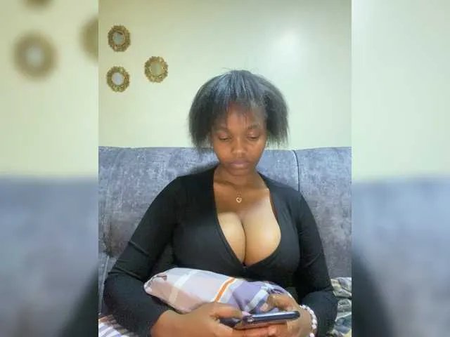 Freechat Curvy-maxy9 on BongaCams