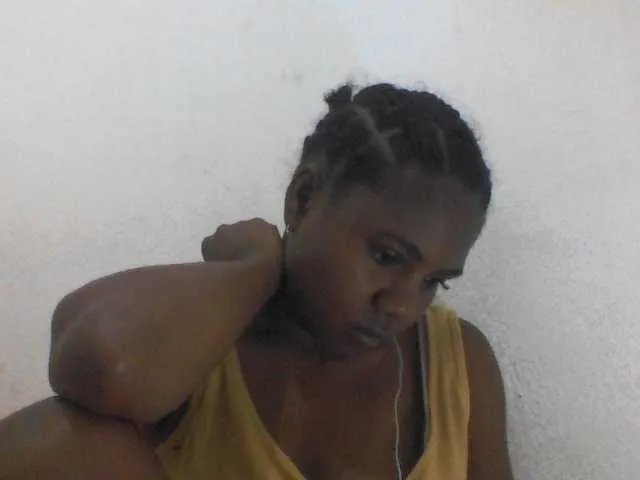 Freechat Cutie12 on BongaCams