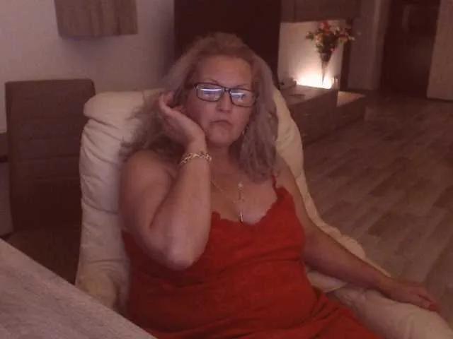 DivineBlond on BongaCams 