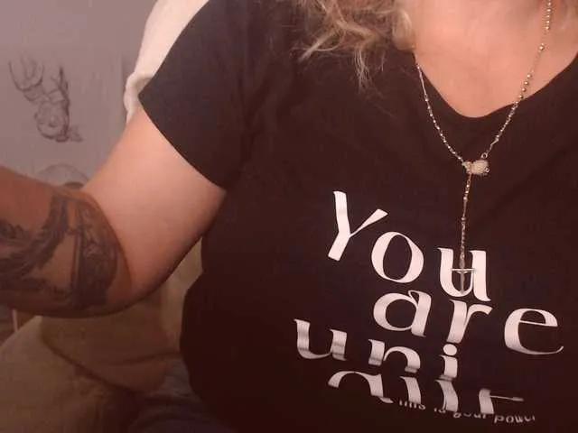 DivineBlond on BongaCams 