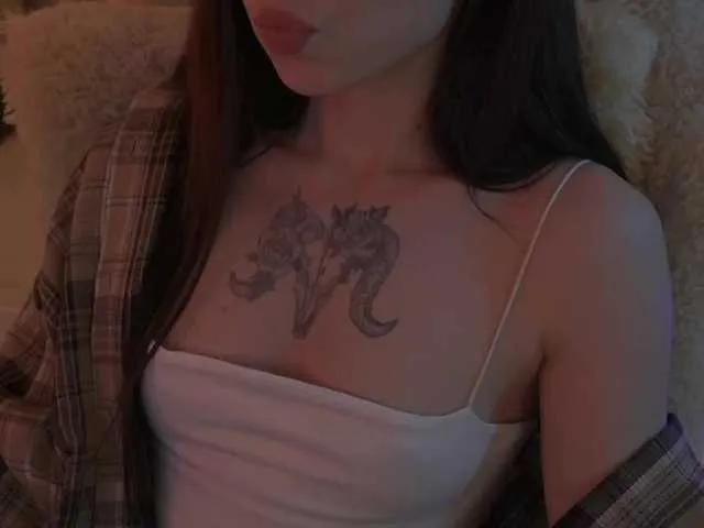 Offline DrammaQueennnn on BongaCams