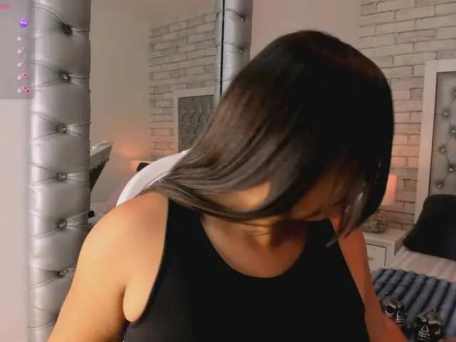 EinnyMure on BongaCams 