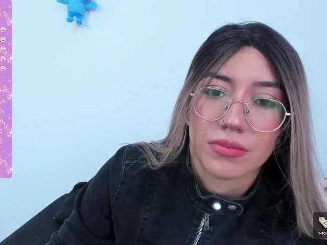 EllaDavs on BongaCams 