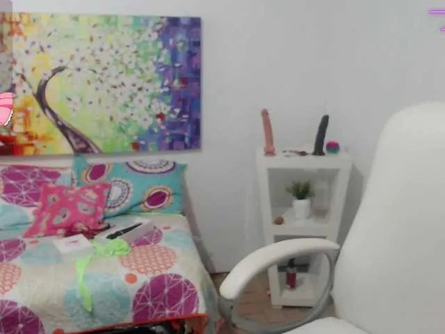 Freechat elly-willis on BongaCams