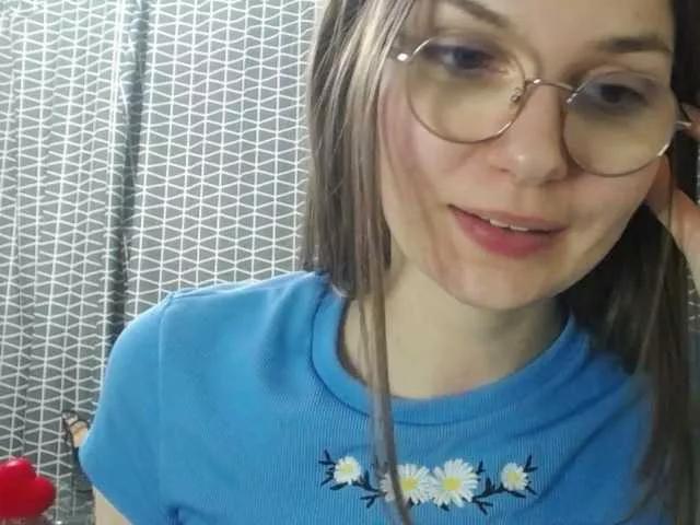 Offline Ellyxcute on BongaCams