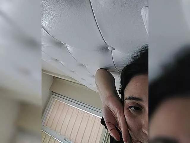 Offline Emaprincessa on BongaCams