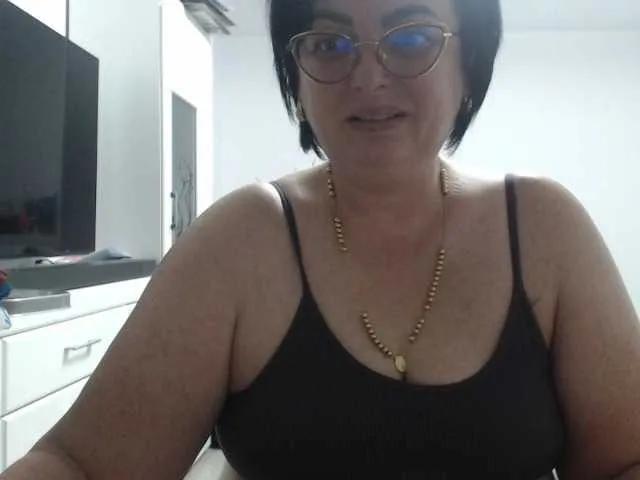Offline Emyllywhite on BongaCams