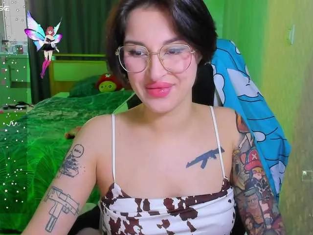 Offline folinskaayaa on BongaCams