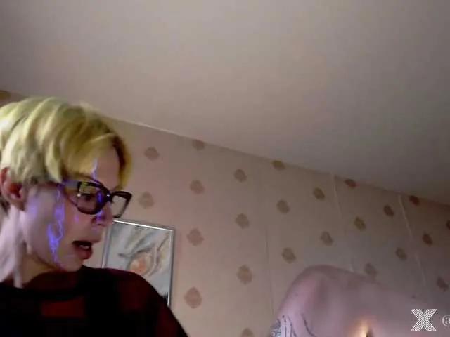 Offline HazeRaziel on BongaCams