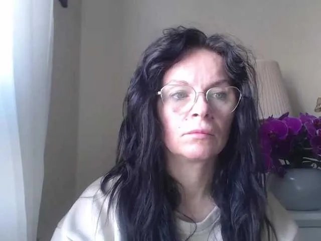 Freechat HelenSHOW1 on BongaCams