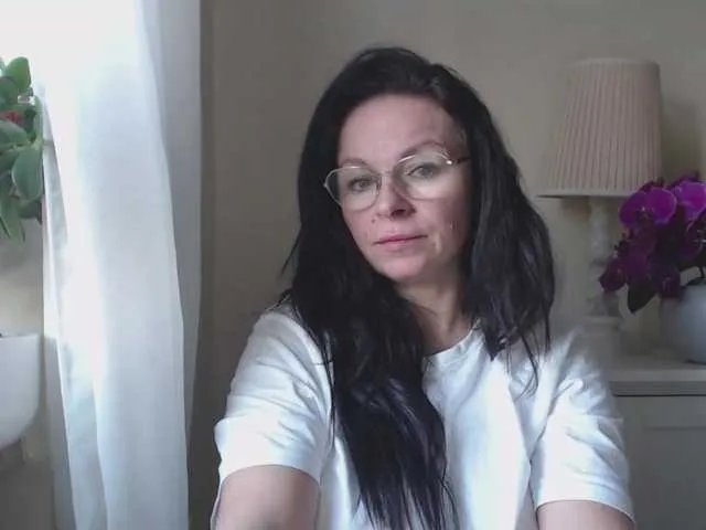 Freechat HelenSHOW1 on BongaCams