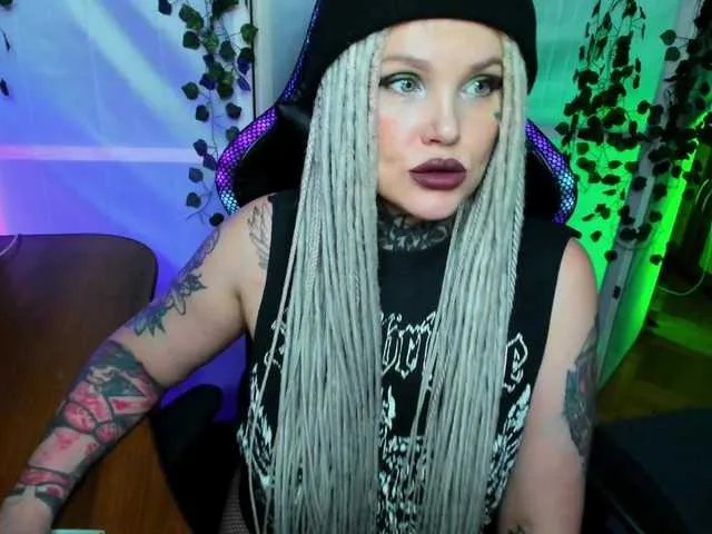 Freechat HellGa on BongaCams