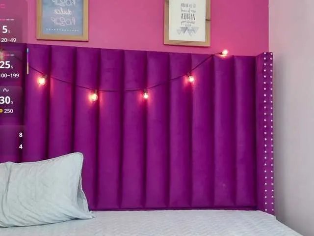 Freechat Hotlatinateacher on BongaCams