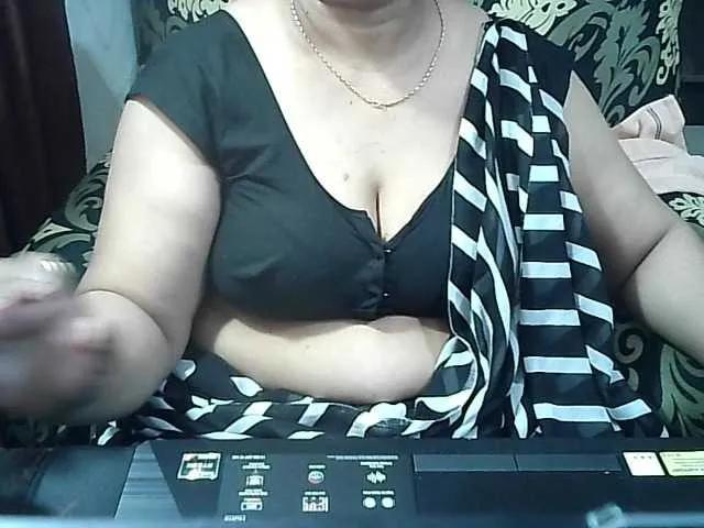 Offline Indianbhabhimilf40 on BongaCams