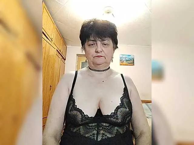 Offline IsXLoves on BongaCams