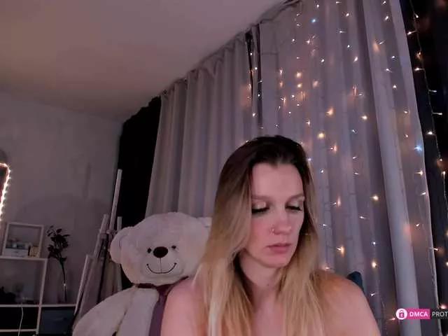 Karamelsw on BongaCams 