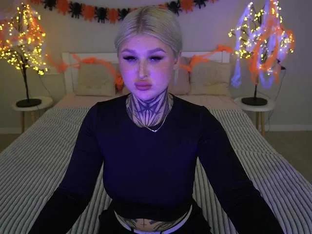 Offline KellyBabbe on BongaCams