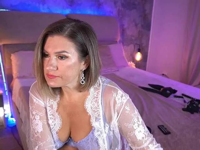 Offline KiraRoxx on BongaCams