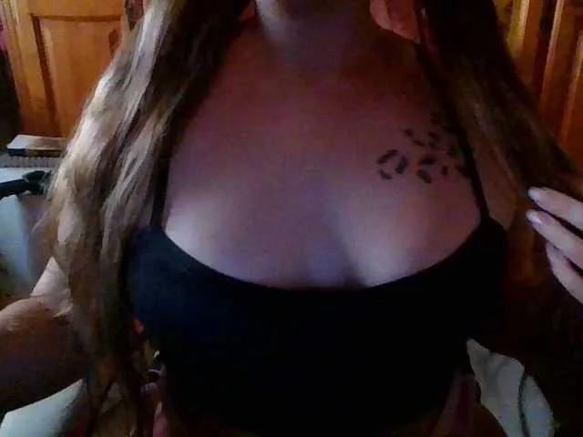 Kitty21 on BongaCams 