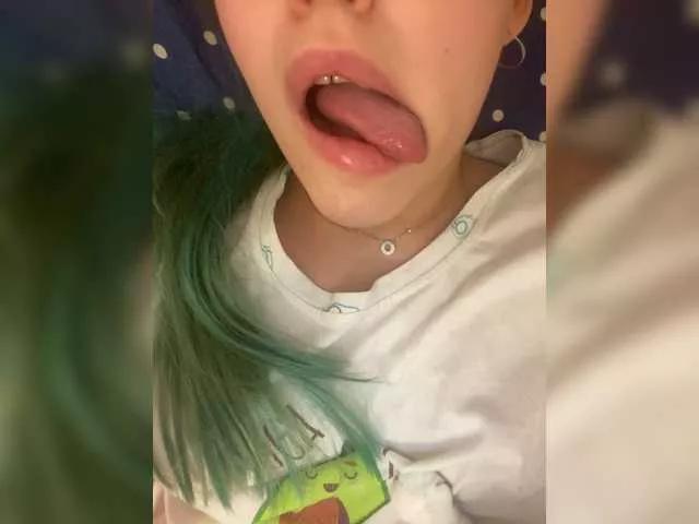 L0lly-D0lly on BongaCams 