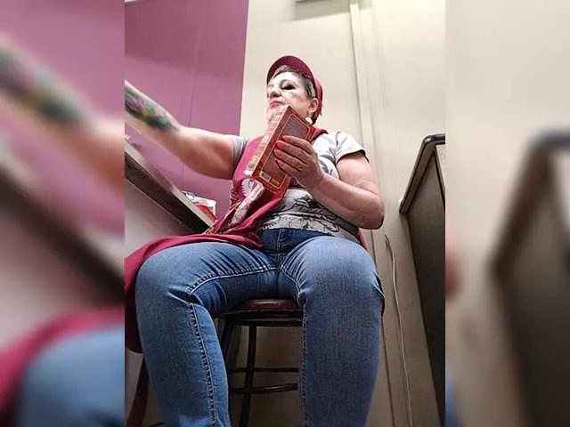 Offline lara45 on BongaCams