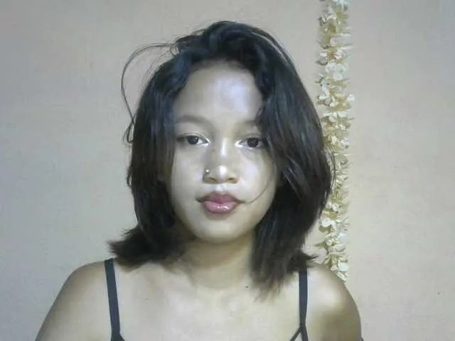 Freechat Laura1881 on BongaCams