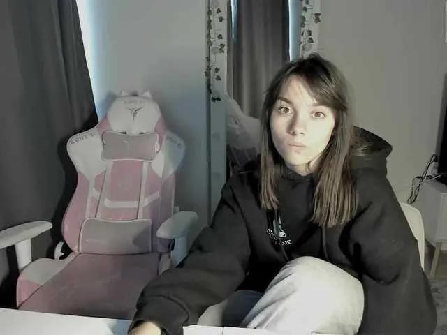 Offline lissazmark2 on BongaCams