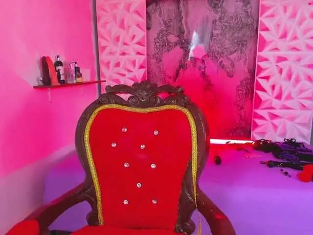 Freechat Luciana- on BongaCams