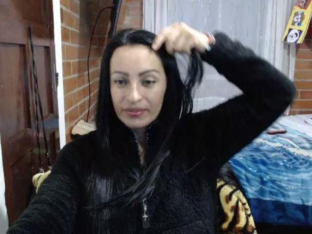 Offline lunaws11 on BongaCams