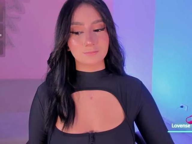 Offline MaddisonLowe on BongaCams