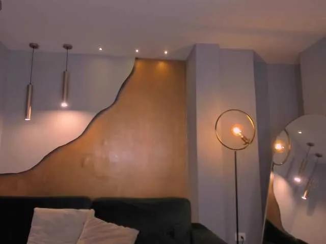 Offline MaiaCollins1 on BongaCams