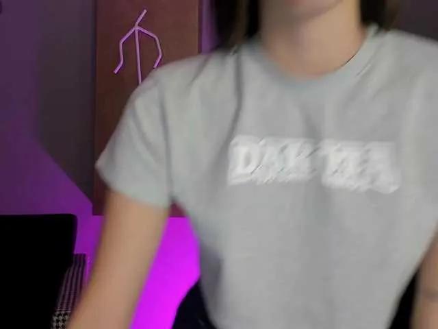 Offline MaiaCollins1 on BongaCams