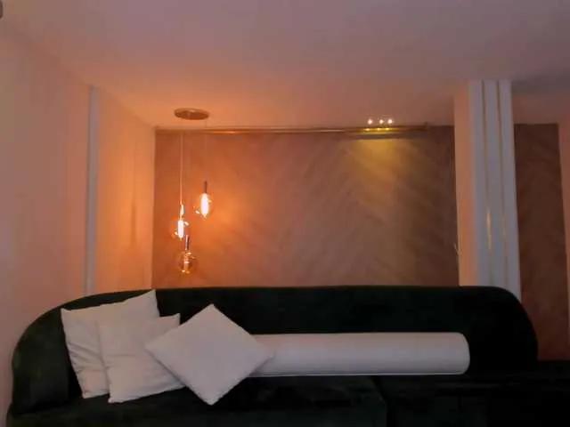 Offline MaiaCollins1 on BongaCams