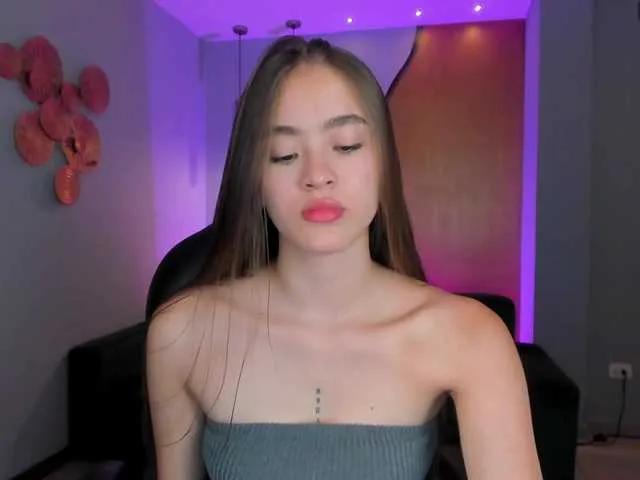 Offline MaiaCollins1 on BongaCams