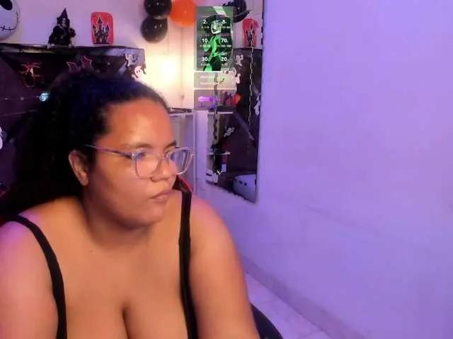 Offline MhiaRey on BongaCams